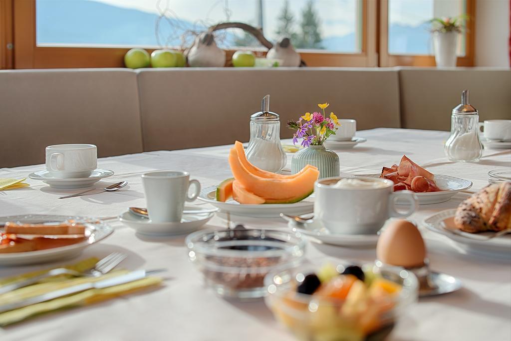 ブルーニコ Garni Schorneck Bed & Breakfast エクステリア 写真